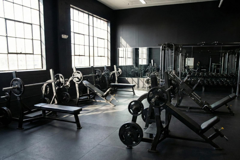 Commercial Bench Presses in Gym