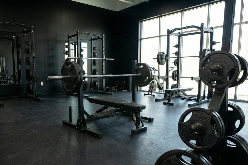Rubber Coated Weight Plates in Commercial Gym